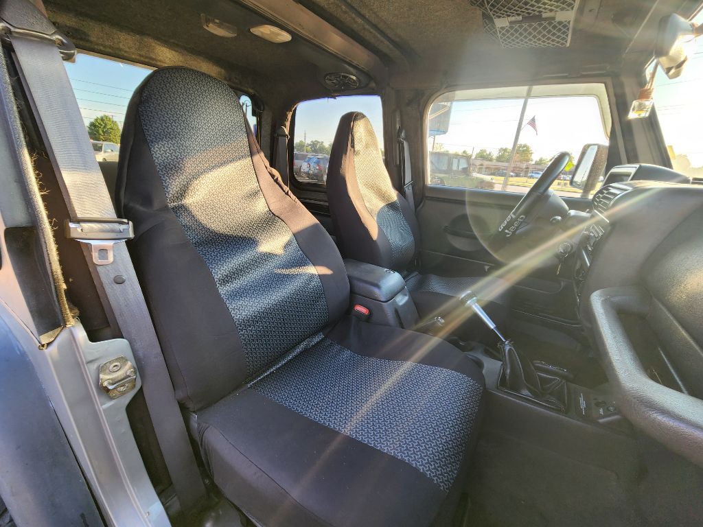 2000 Jeep Wrangler Image 13