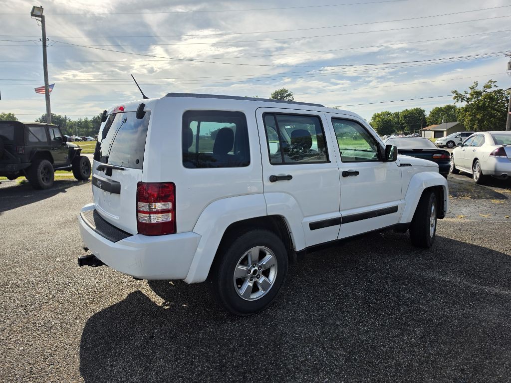 2012 Jeep Liberty Image 2