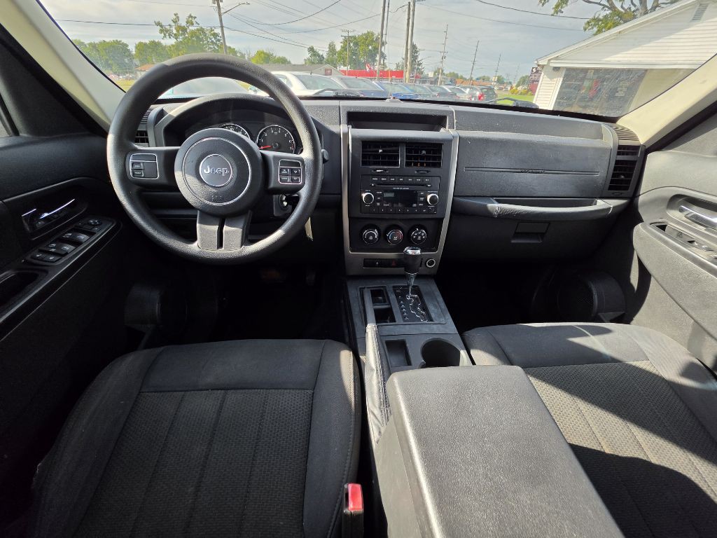 2012 Jeep Liberty Image 13