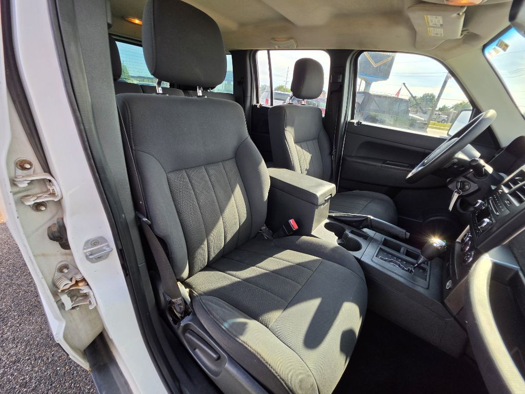 2012 Jeep Liberty Image 17