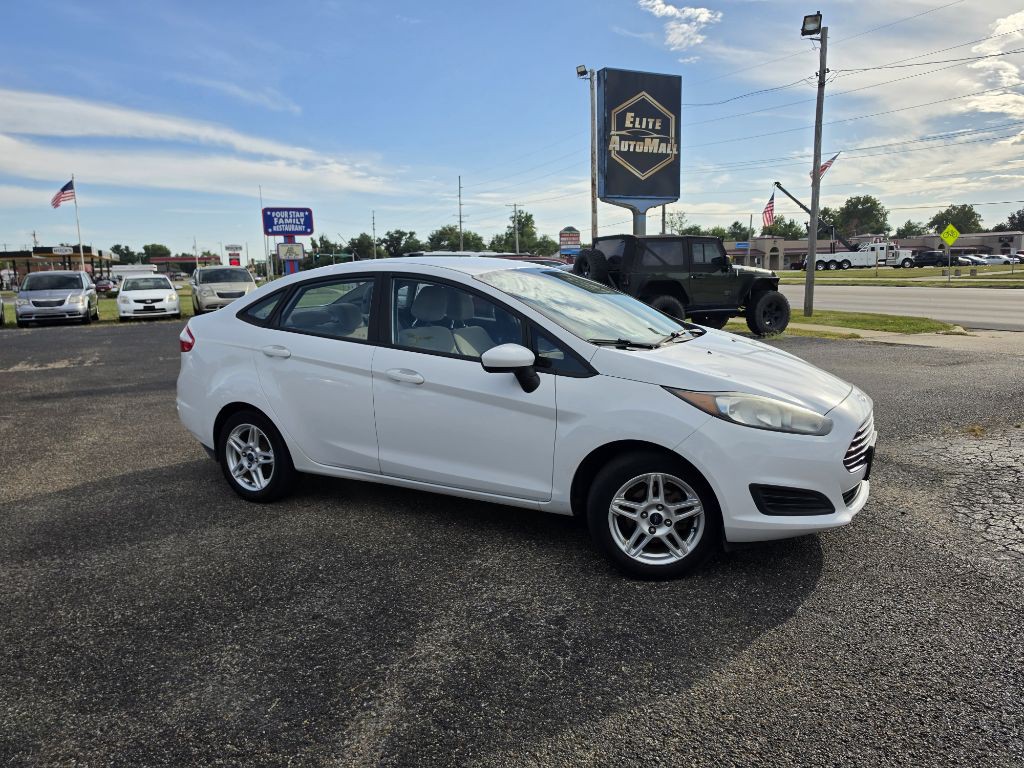 2017 Ford Fiesta Image 2