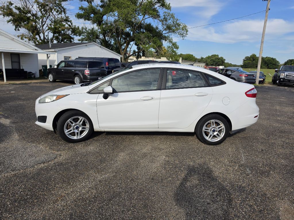 2017 Ford Fiesta Image 8