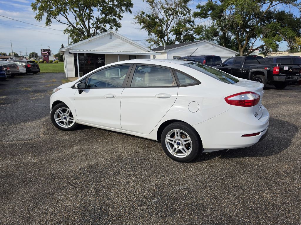 2017 Ford Fiesta Image 9