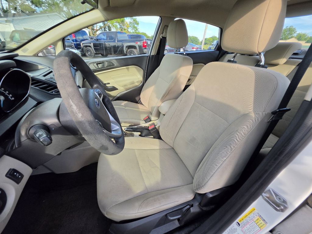 2017 Ford Fiesta Image 16
