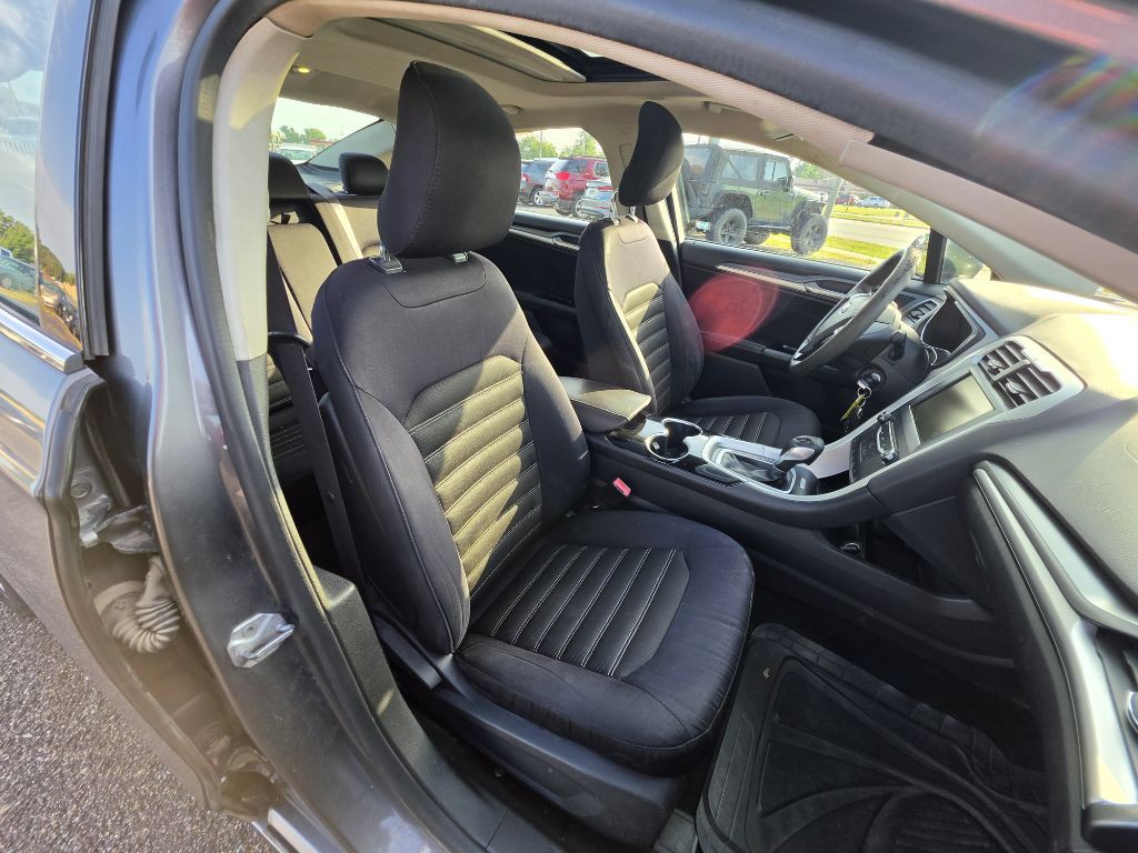 2014 Ford Fusion Image 16