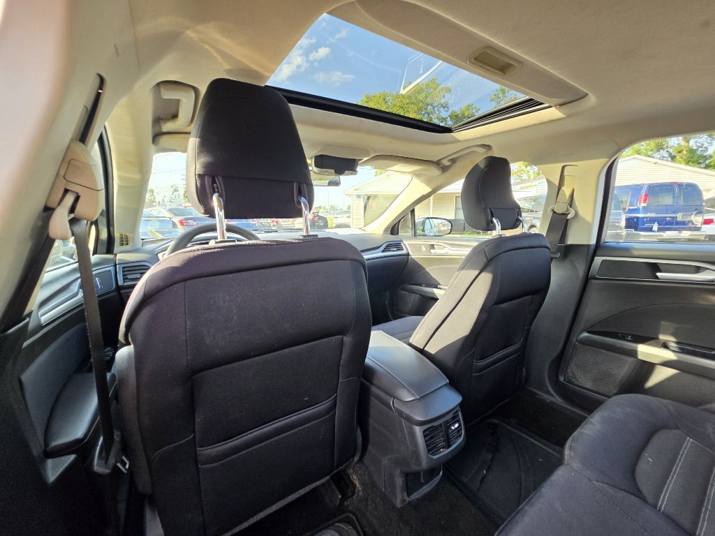 2014 Ford Fusion Image 18