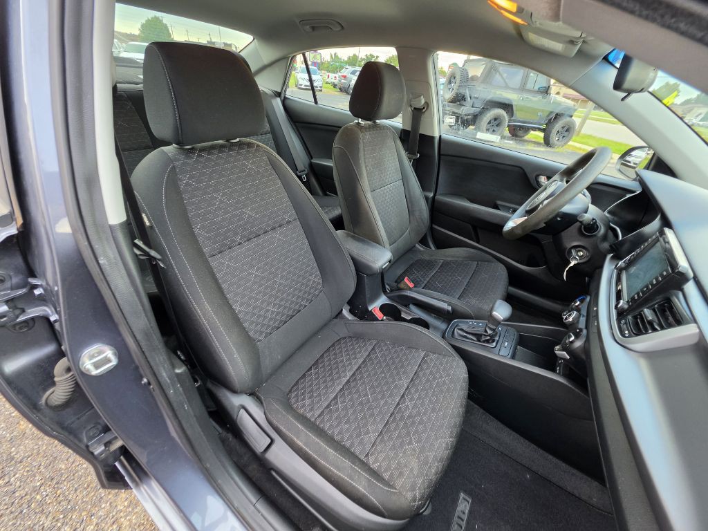 2019 Kia Rio Image 16