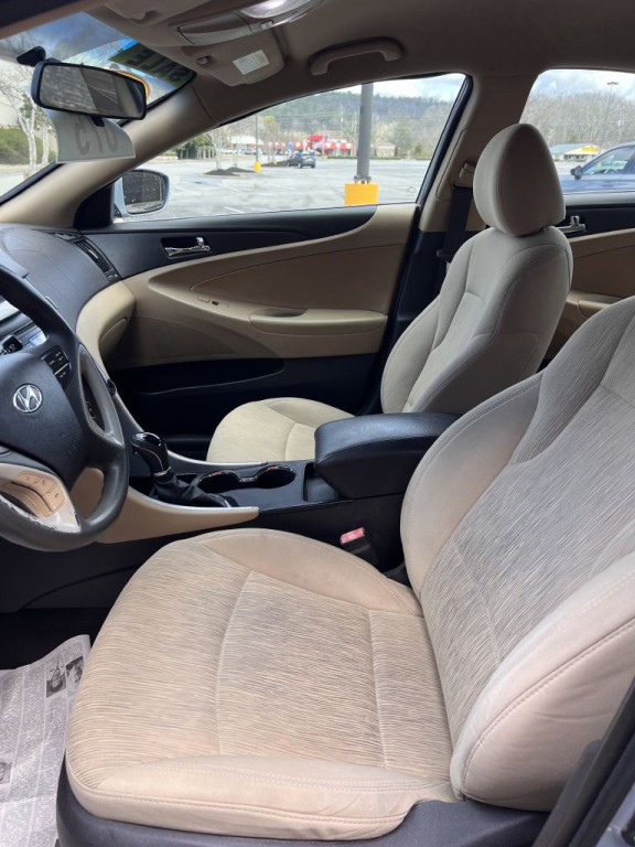 2011 Hyundai Sonata Image 4