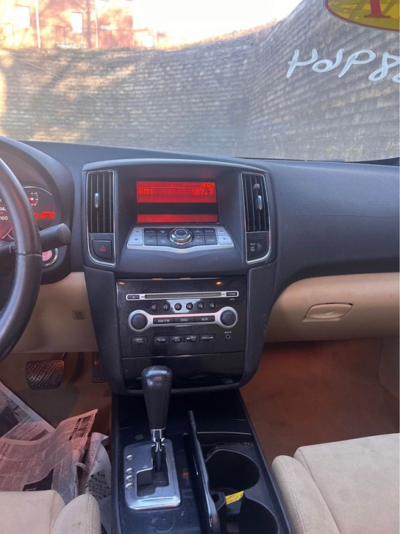 2011 Nissan Maxima Image 2