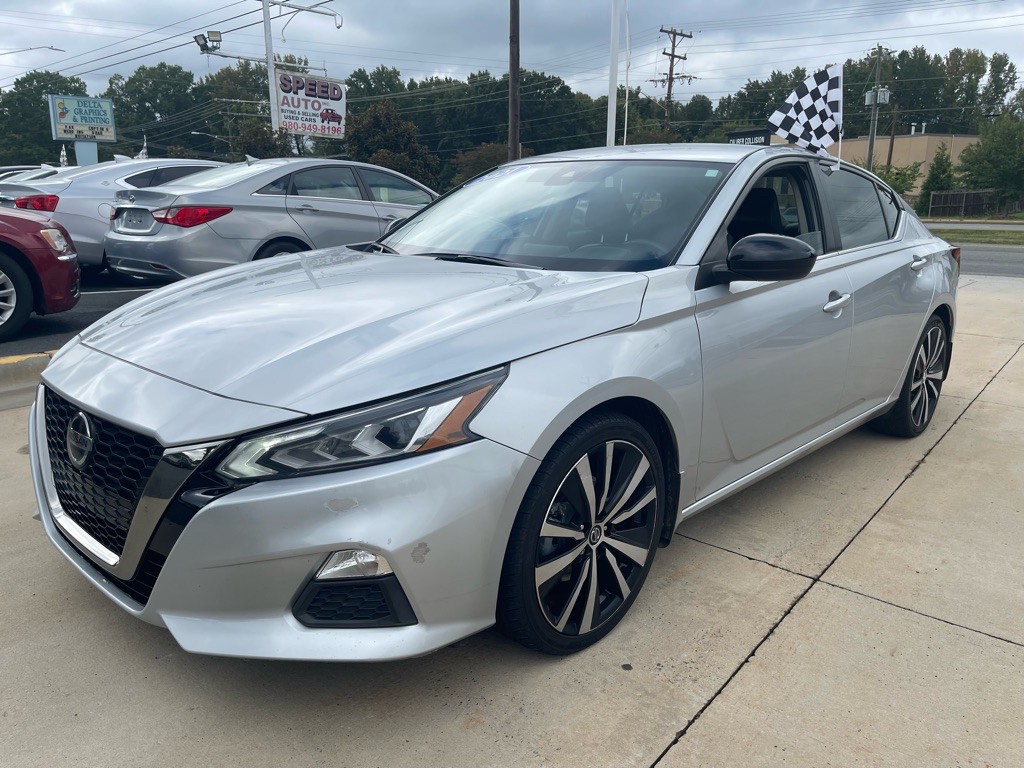 2021 Nissan Altima Image 2