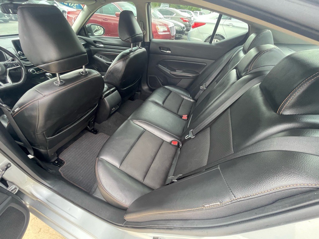 2021 Nissan Altima Image 7