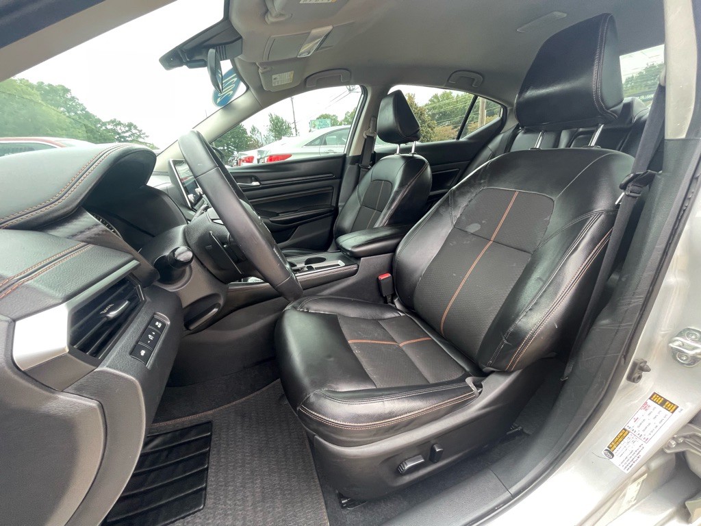 2021 Nissan Altima Image 12