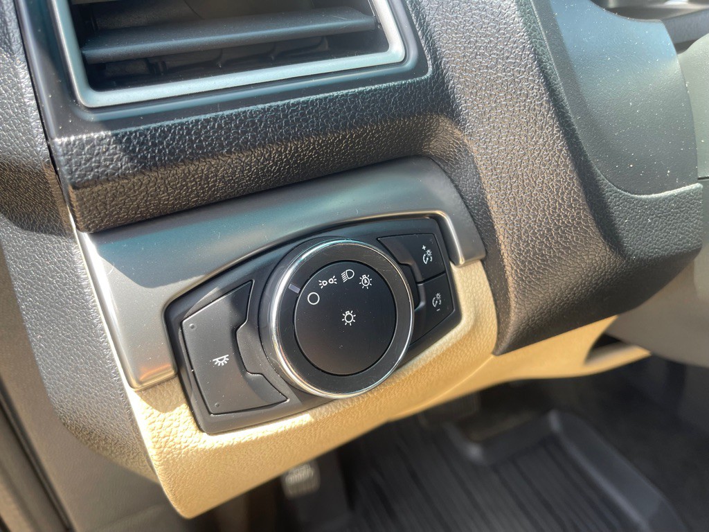 2017 Ford Explorer Image 14
