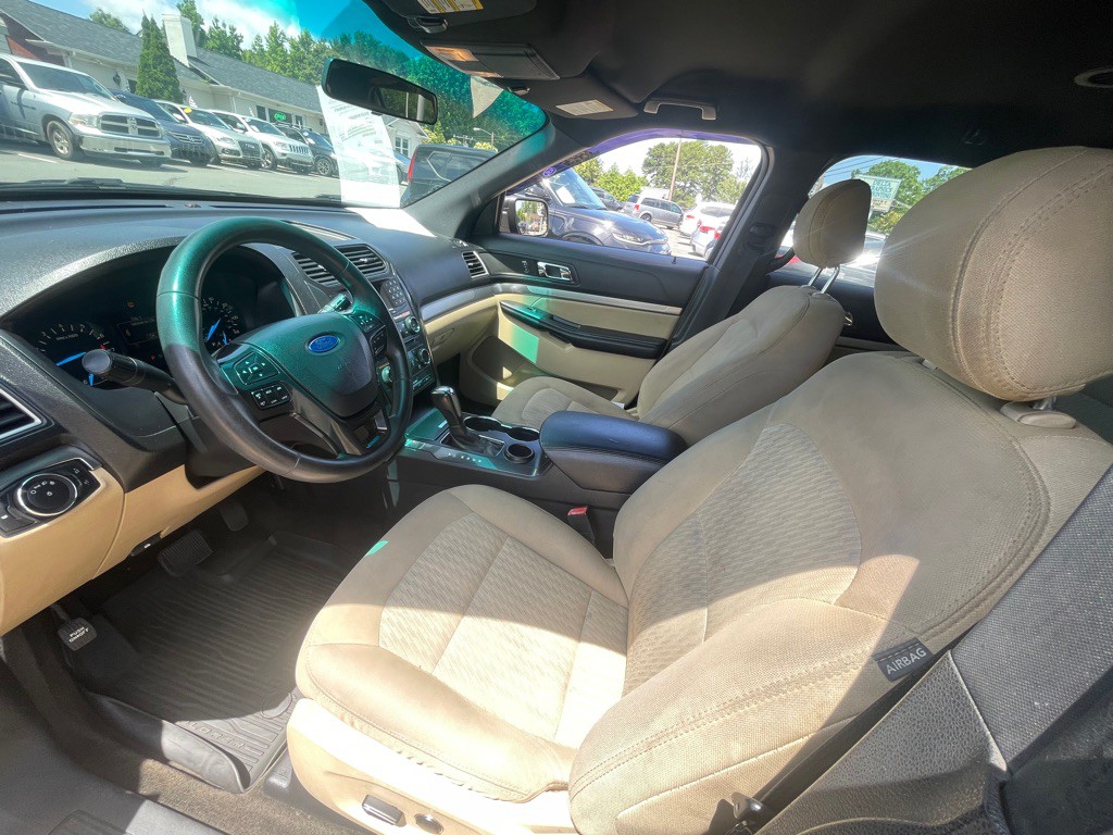 2017 Ford Explorer Image 15