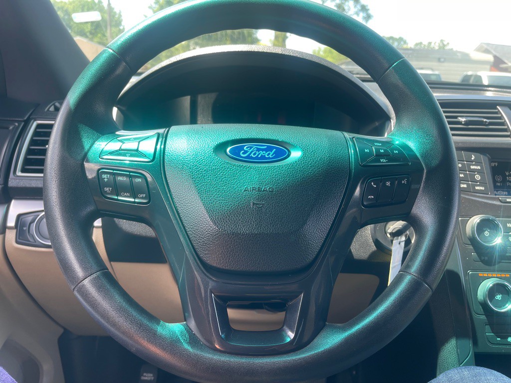 2017 Ford Explorer Image 18