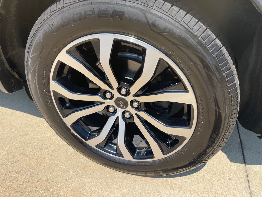 2021 Ford Explorer Image 4