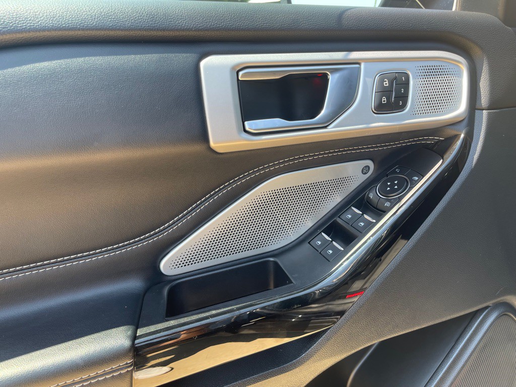 2021 Ford Explorer Image 18