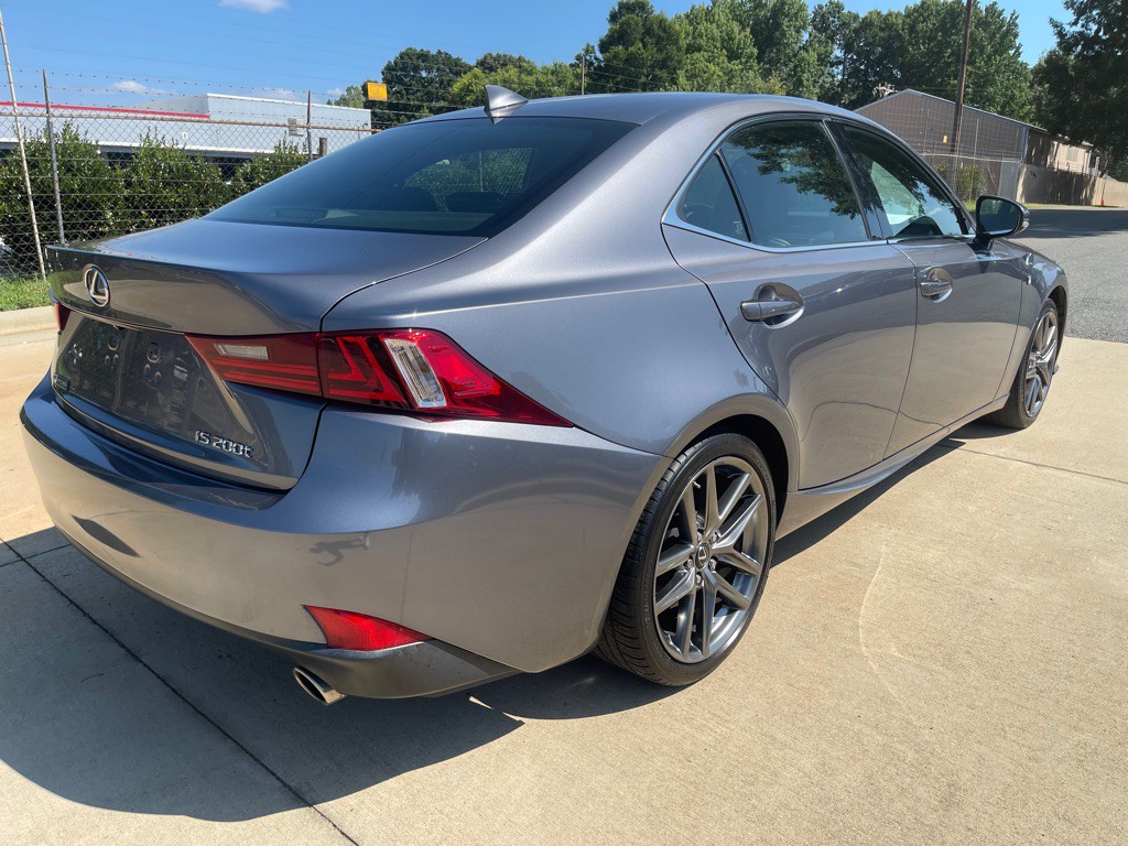 2016 Lexus IS Image 6