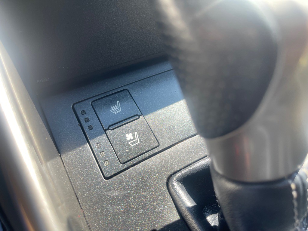 2016 Lexus IS Image 25