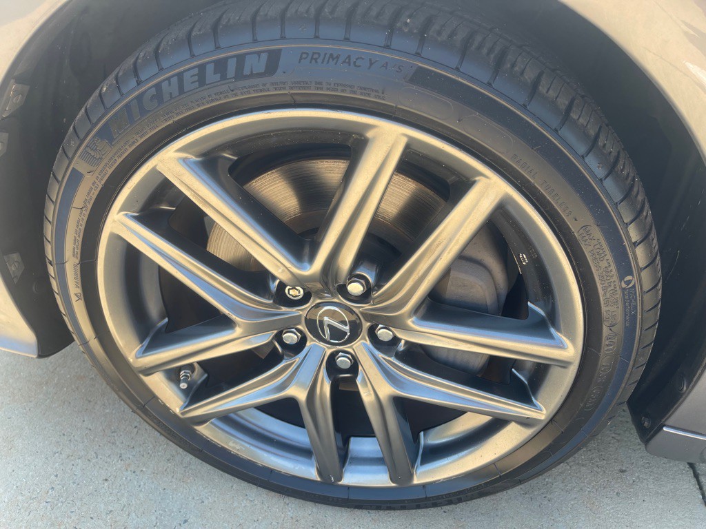 2016 Lexus IS Image 30
