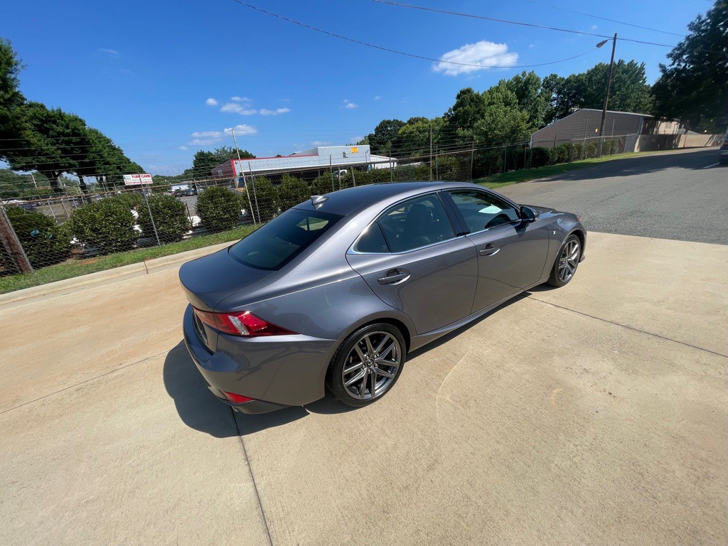 2016 Lexus IS Image 33