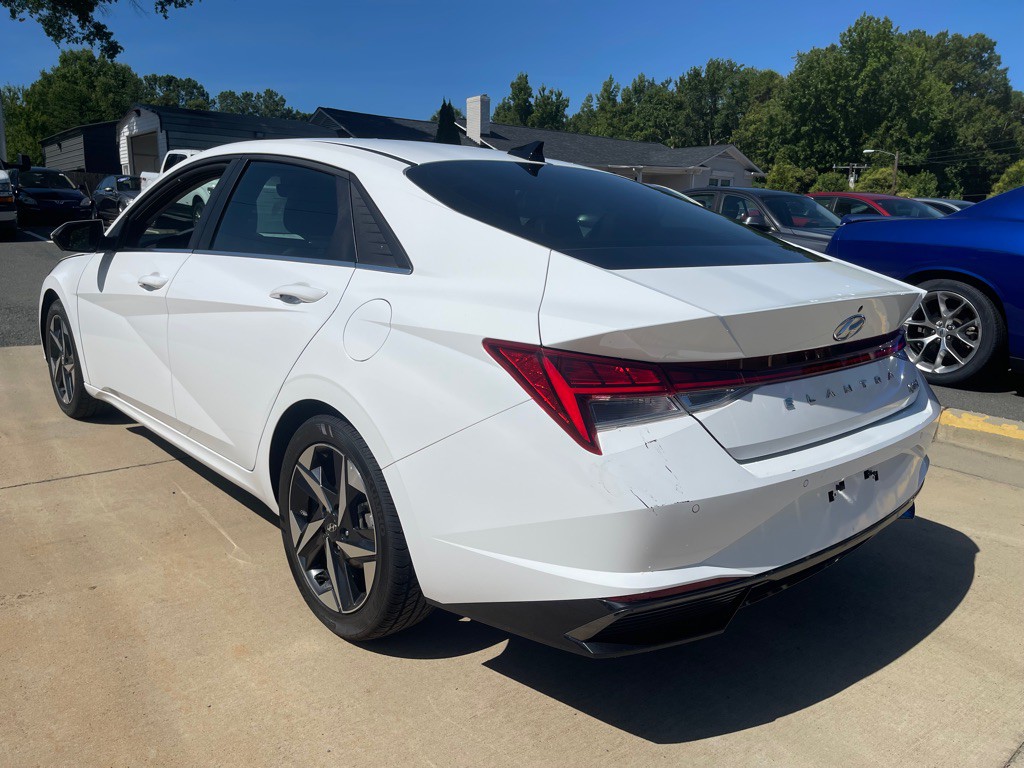 2023 Hyundai Elantra Image 4
