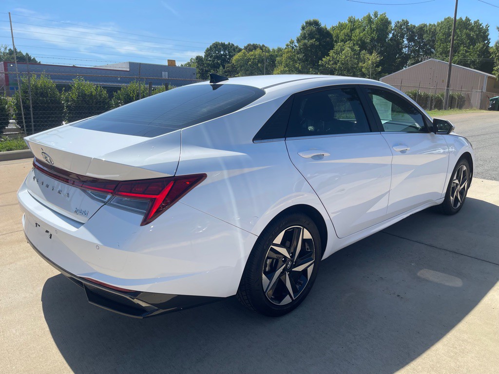 2023 Hyundai Elantra Image 6