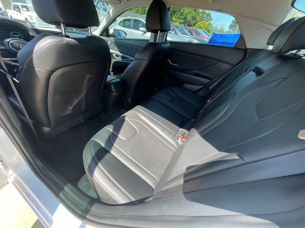 2023 Hyundai Elantra Image 9
