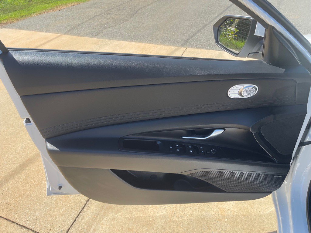 2023 Hyundai Elantra Image 11