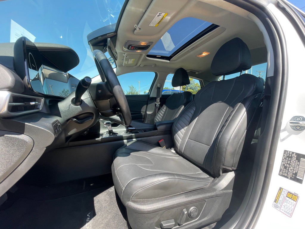 2023 Hyundai Elantra Image 13