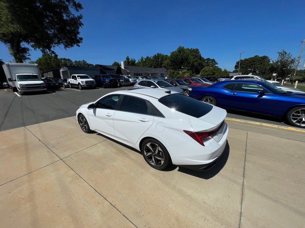 2023 Hyundai Elantra Image 25