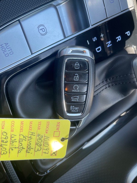 2023 Hyundai Elantra Image 26