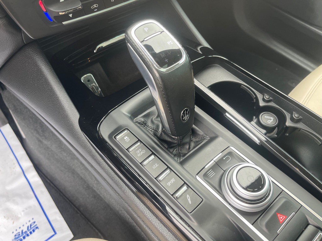 2020 Maserati Levante Image 22