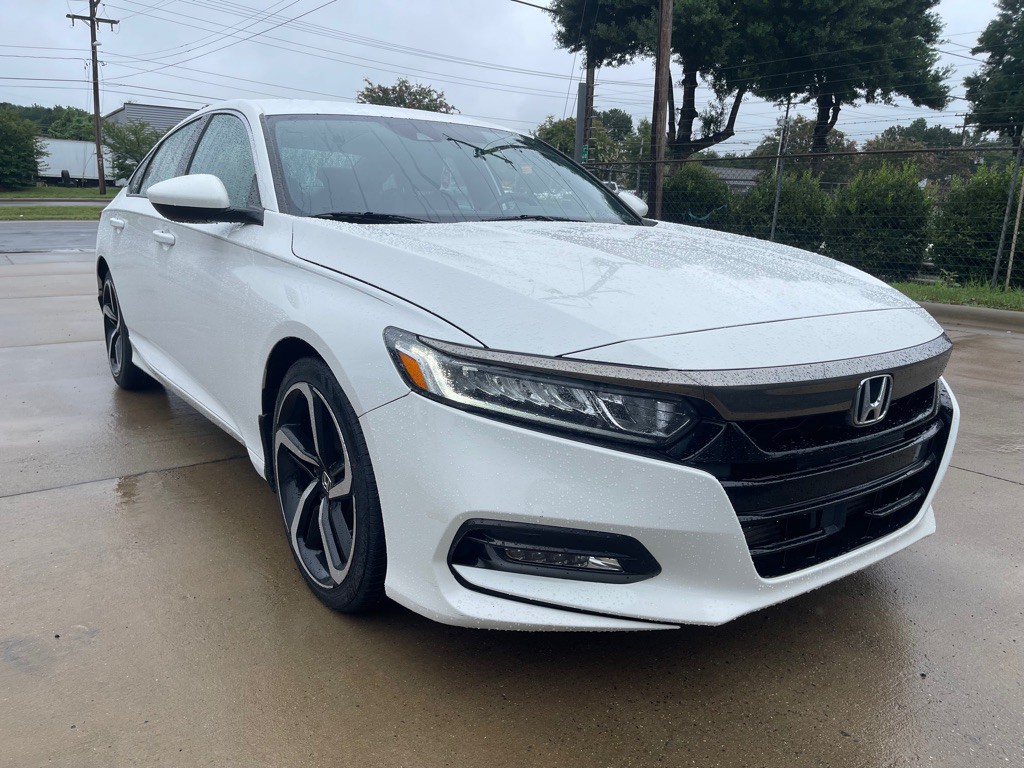 2019 Honda Accord Image 1