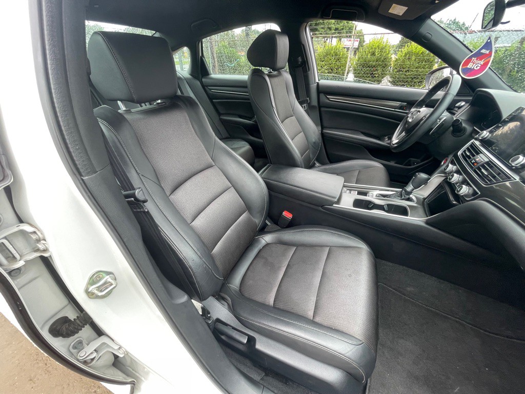 2019 Honda Accord Image 24