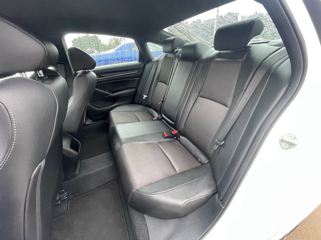 2019 Honda Accord Image 10