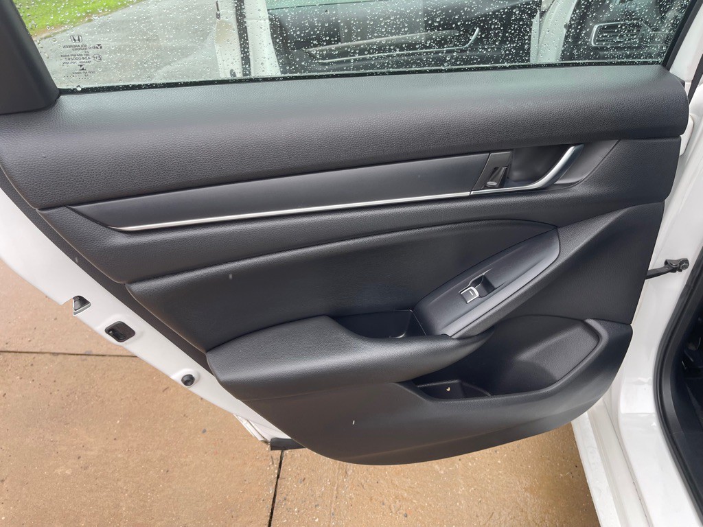 2019 Honda Accord Image 11