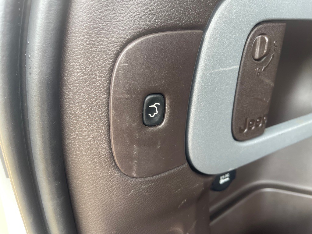 2014 Jeep Cherokee Image 10