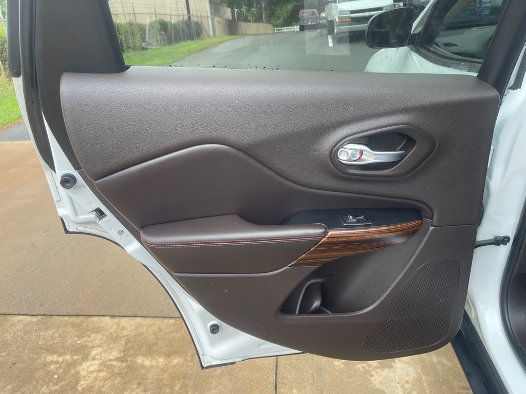 2014 Jeep Cherokee Image 13