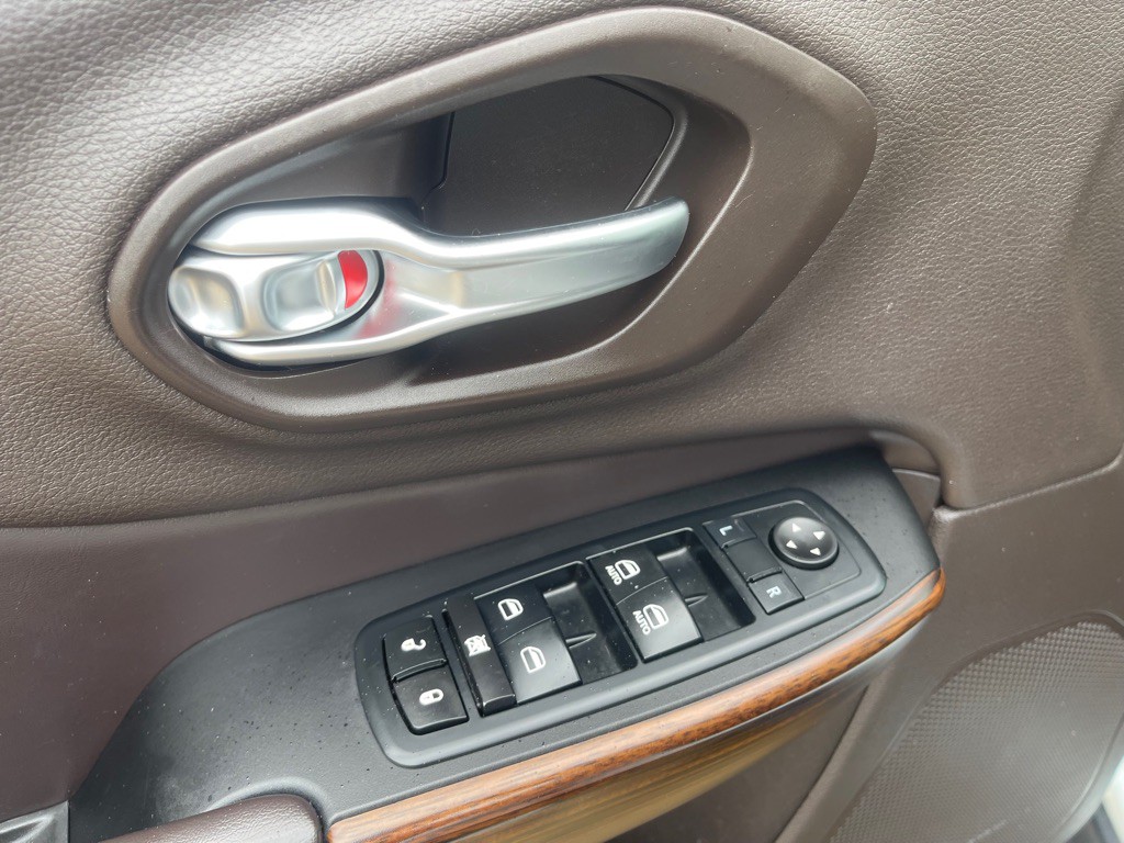2014 Jeep Cherokee Image 17
