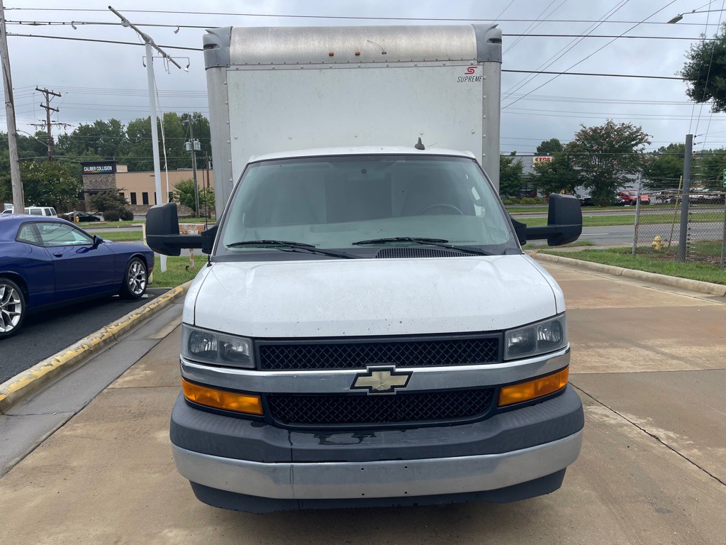 2019 Chevrolet Express Image 2