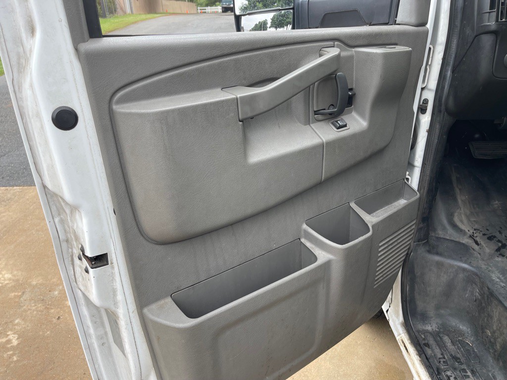 2019 Chevrolet Express Image 10