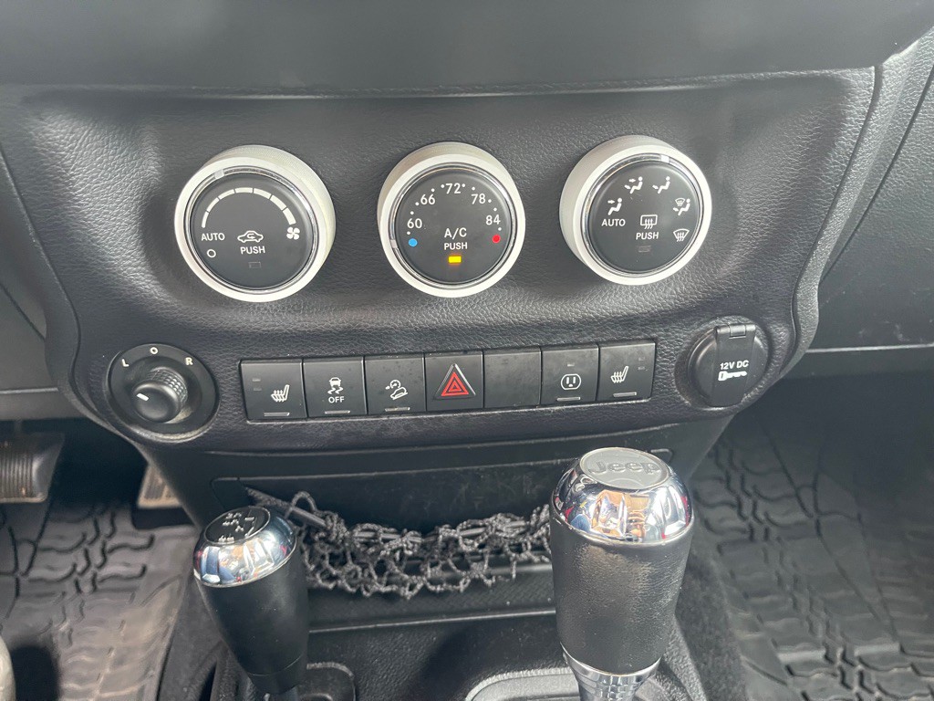 2015 Jeep Wrangler Unlimited Image 19