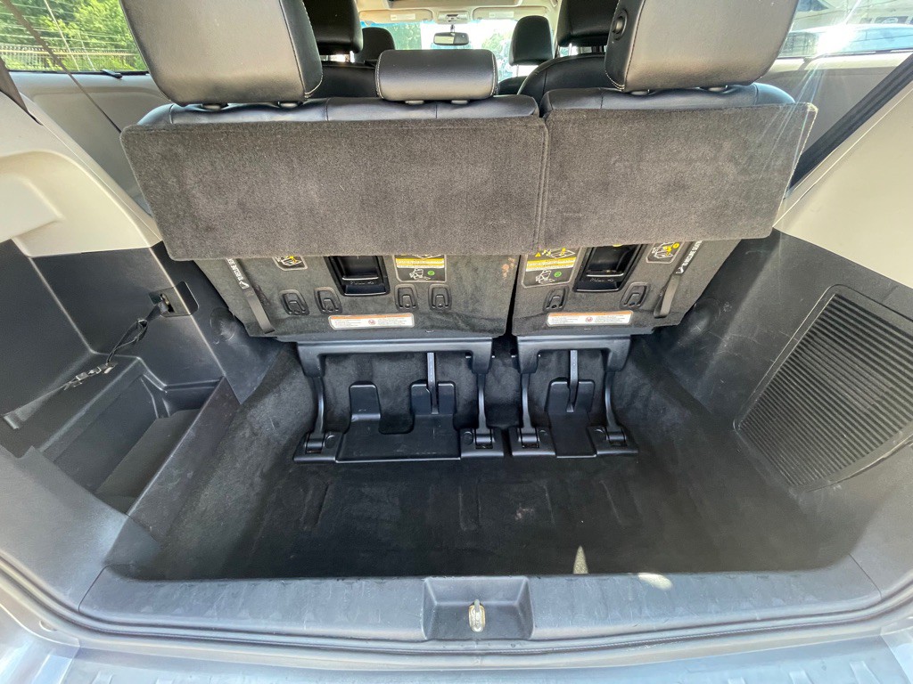 2015 Toyota Sienna Image 10