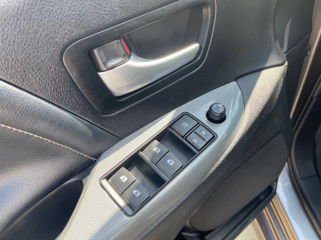 2015 Toyota Sienna Image 17