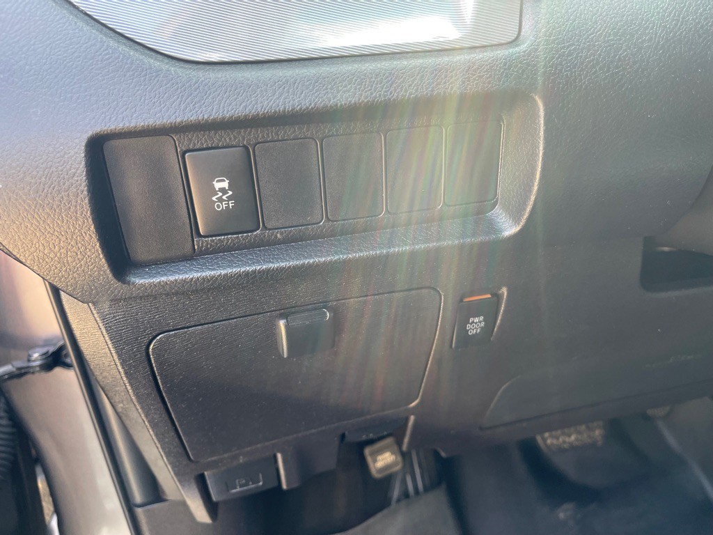 2015 Toyota Sienna Image 18