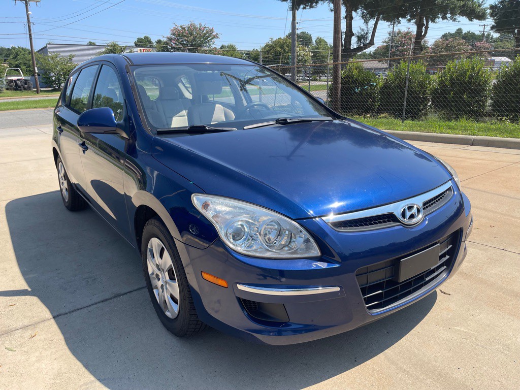 2011 Hyundai Elantra Image 1