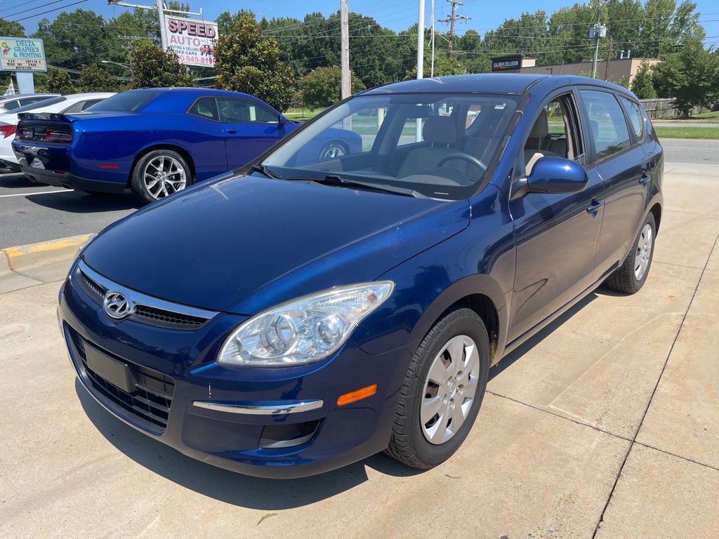 2011 Hyundai Elantra Image 3