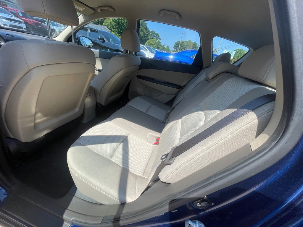 2011 Hyundai Elantra Image 9