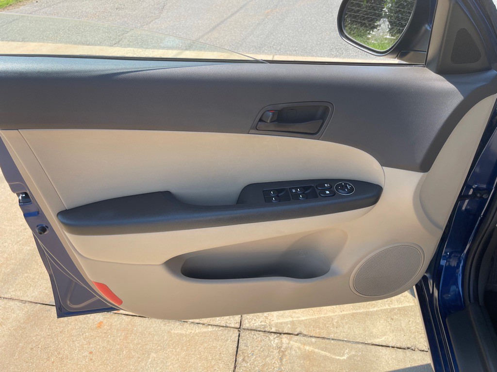 2011 Hyundai Elantra Image 11